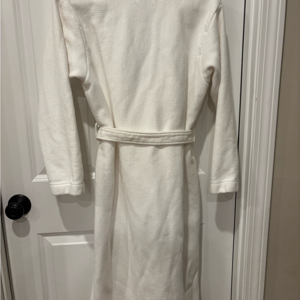 Matouk White Textured Robe - Picture 5 of 6